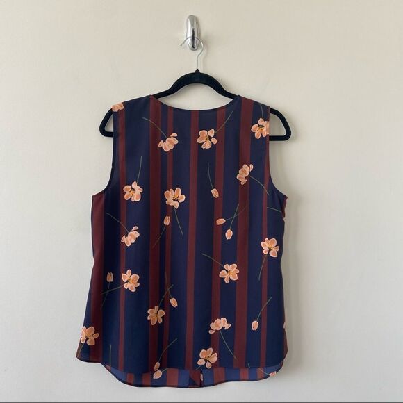 Cabi-sleeveless Floral Stripe Button Down Blouse (Size:Medium) - Picture 2 of 8